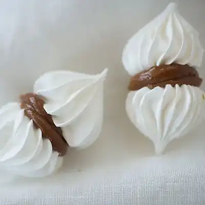 pic of Mini Merenguitos with Dulce de Leche