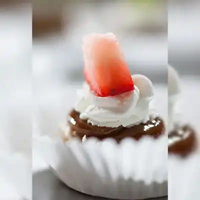 pic of Mini Strawberry Pavlova